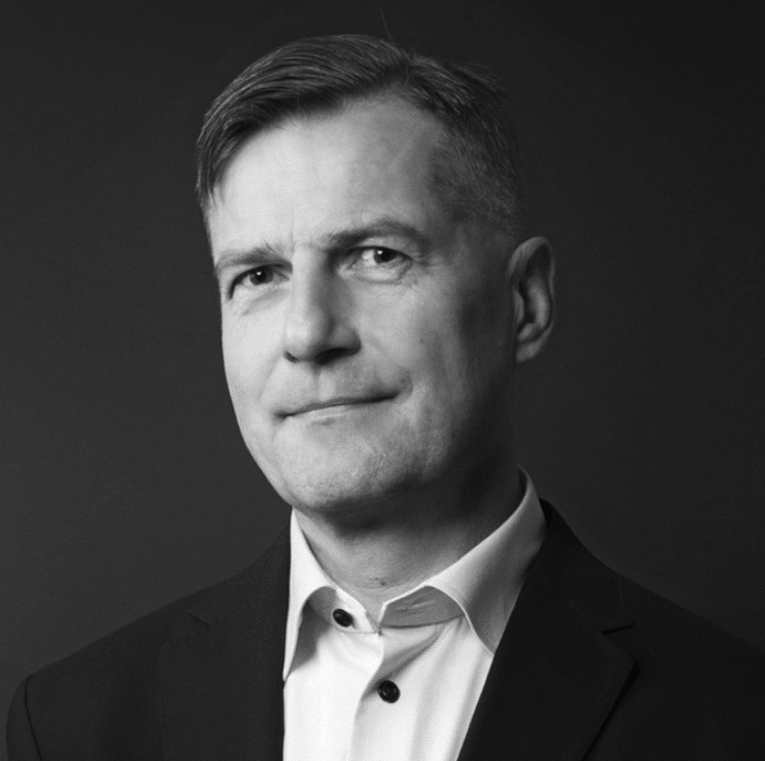 Tommy (CEO)